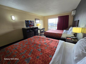 Econo Lodge Inn & Suites